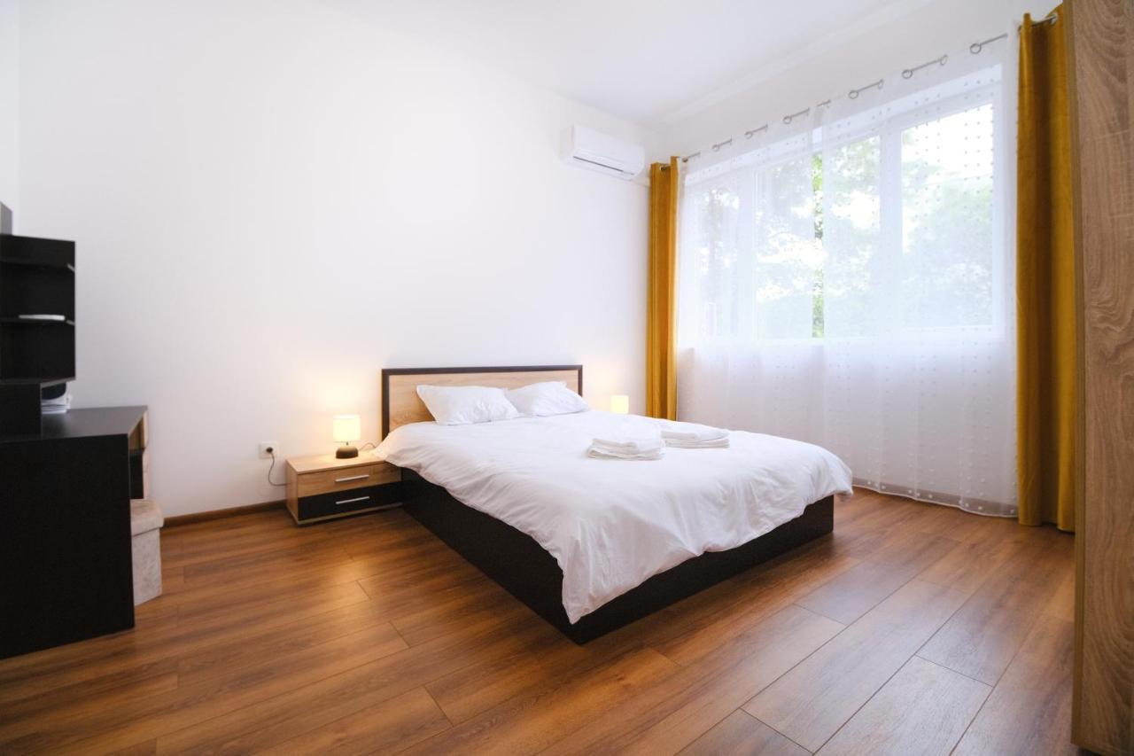 Apartment In The City Center Plovdiv Esterno foto