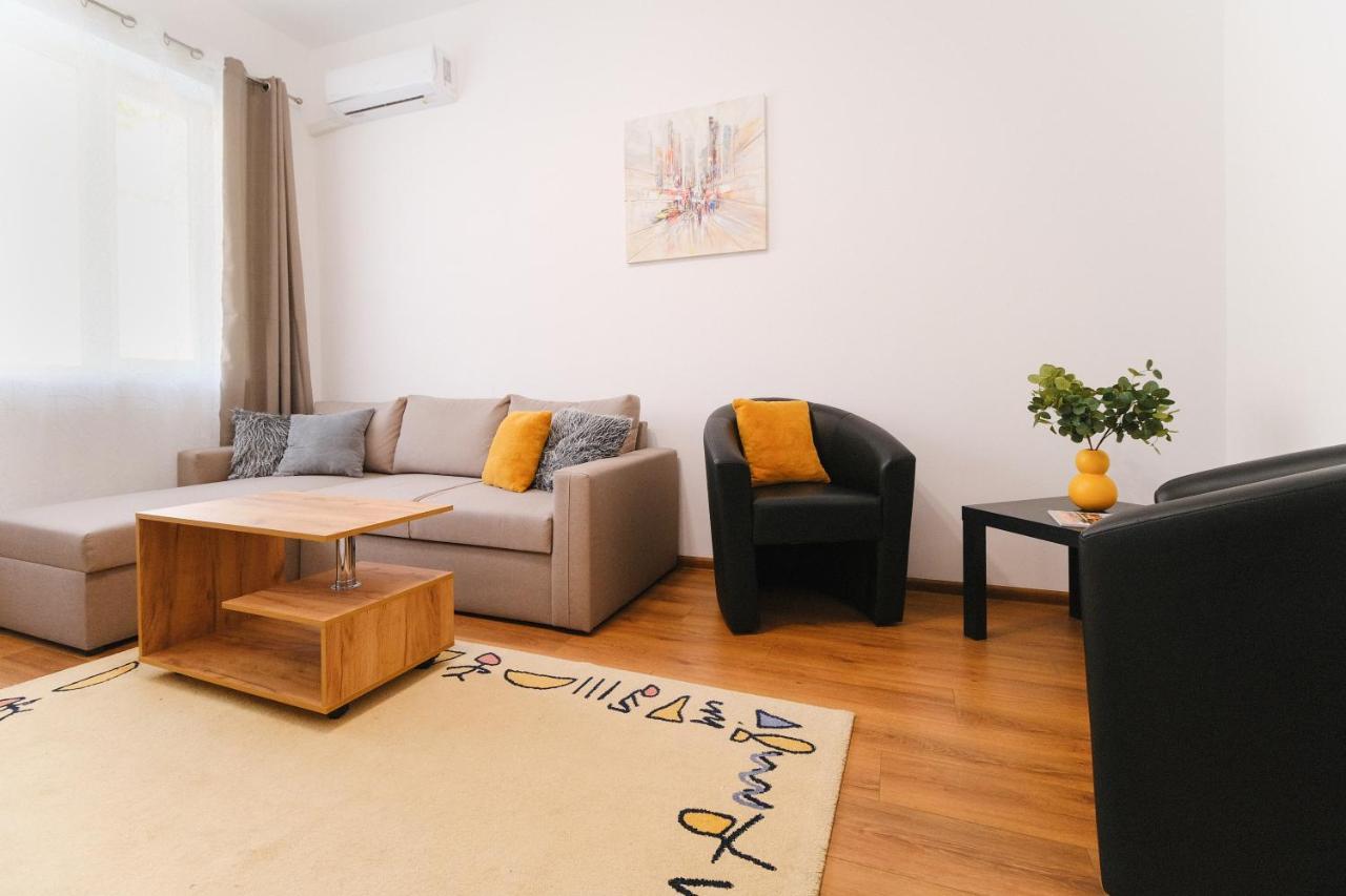 Apartment In The City Center Plovdiv Esterno foto