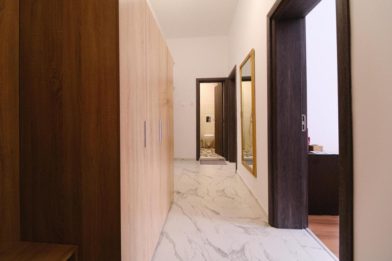 Apartment In The City Center Plovdiv Esterno foto